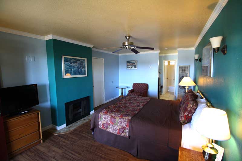Rooms Beachwalker Inn and Suites Cayucos California CA Hotels Motels