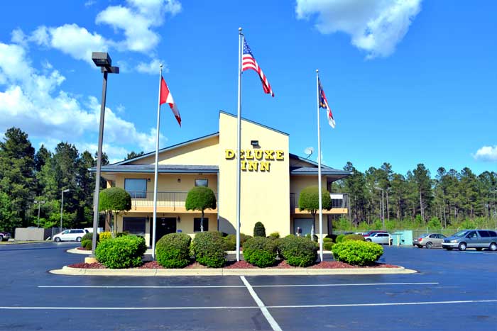 Front Cheap Hotels motels Deluxe Inn Fayetteville NC North Carolina