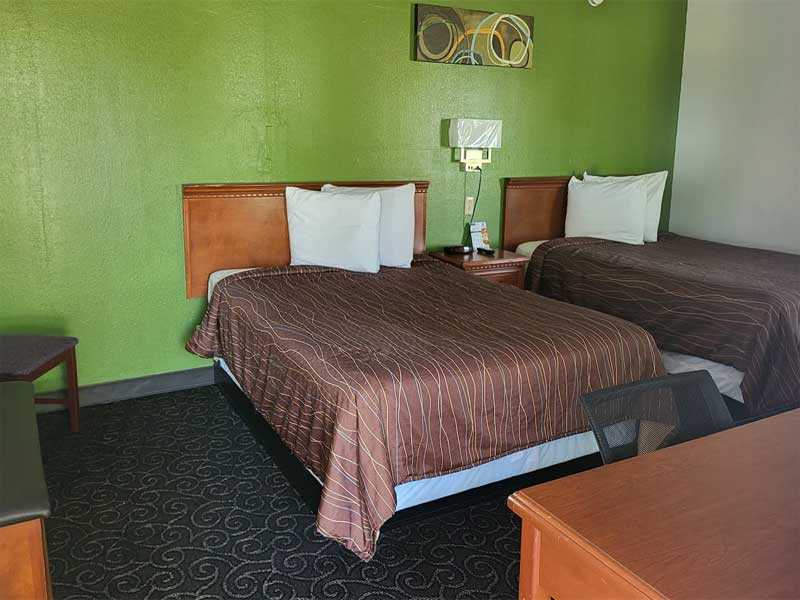 newly Remodeled Rooms with Flat Screen TVs HBO Budget Affordable Motels Hotels Eldon Missouri