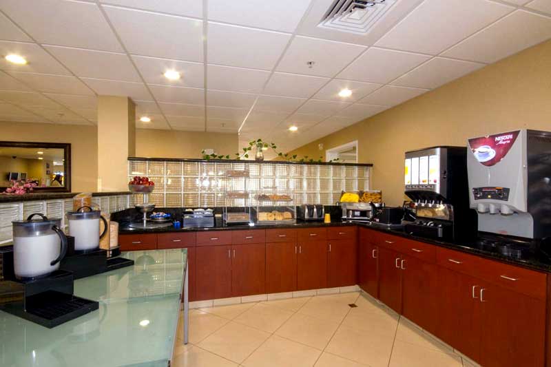Free Continental Breakfast Pet Friendly Hotel in Victorville California Full Kitchen 