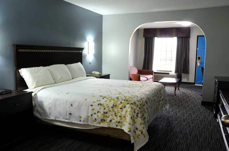 Gateway Suites Clarksville Affordable Lodging Free Breakfast