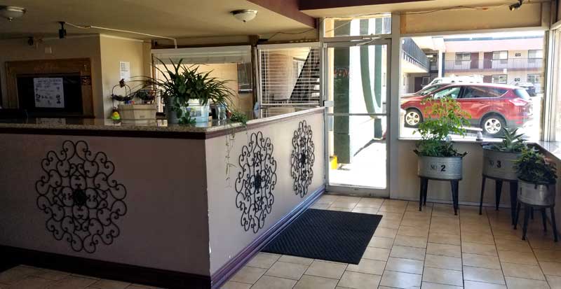 Clean Comfortable Accommodations Budget Affordable Lodging Santa Fe Inn Puebl CO