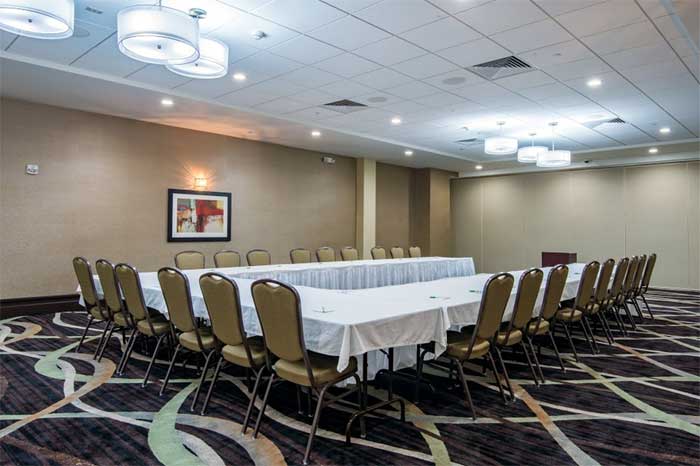 Business Traveler High Speed Internet Setup Audio Visual Equipment Holiday Inn Salina Hotel Motel