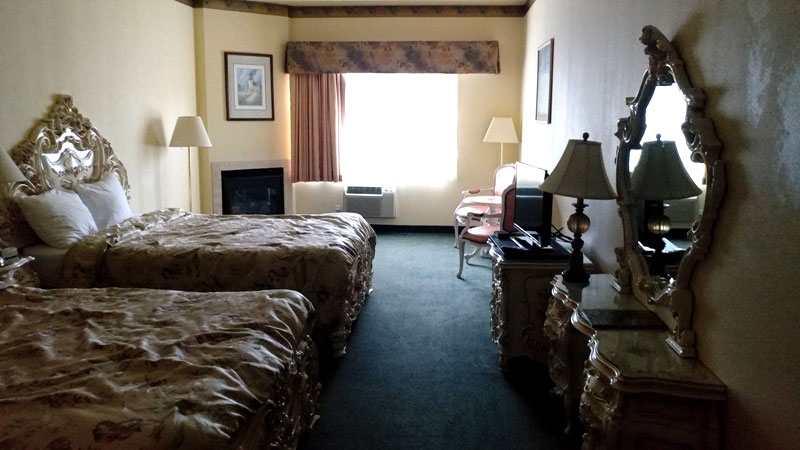 Deluxe 2 Queen Hotels Motels Budget Discount Cheap Lodging Palace Inn Lincoln City Oregon
