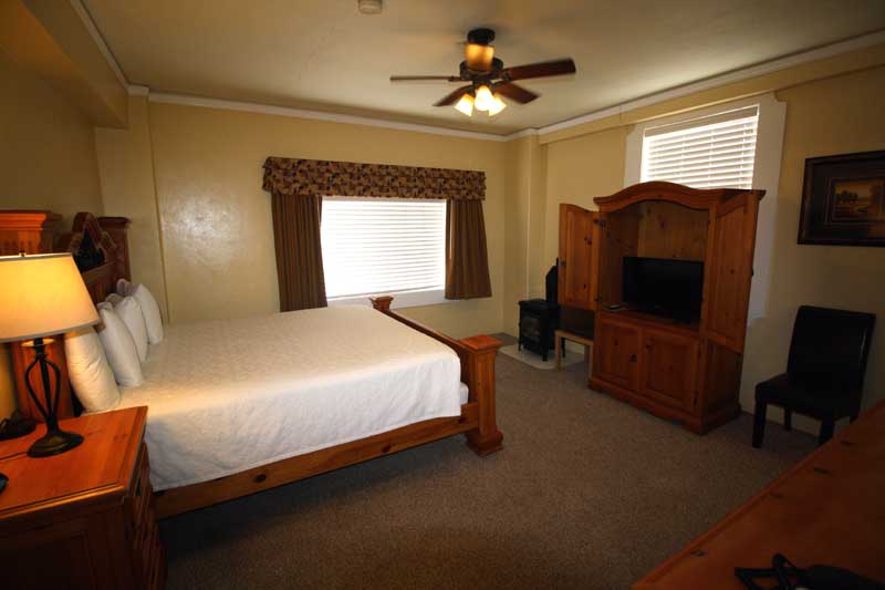 Book Direct Accommodations NO Pets 100% Smoke Free Rooms Specials