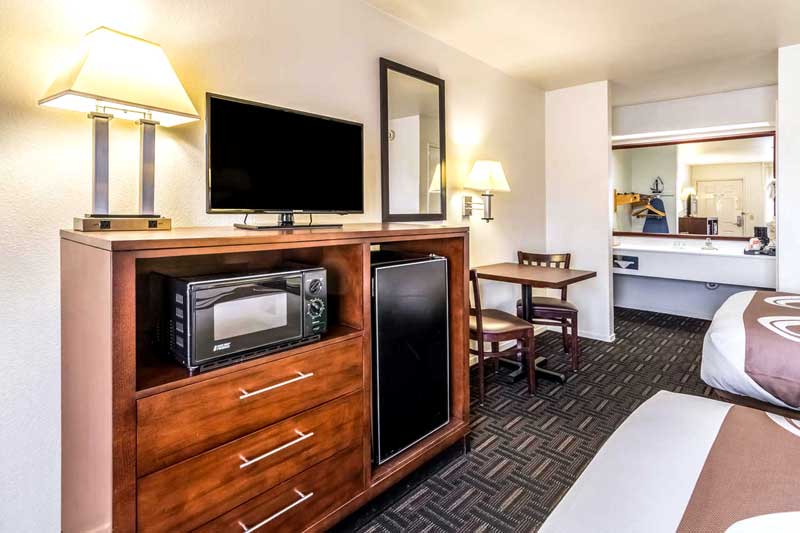 Gateway toYosemite Save Mart Center CSUFresno Hotels Motels