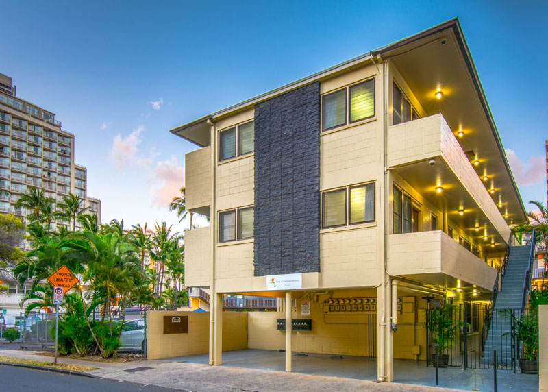 Budget Affordable Cheap Lodging Accommodation Hotels Motels Condos Condominium Extended Stay Waikiki Beach Hawaii Honolulu