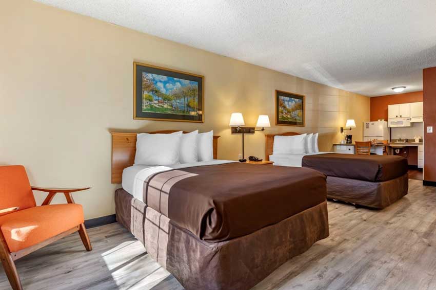 2 Queen Extended Stay Living Pet Friendly Suburban Hotel Albuquerque NM
