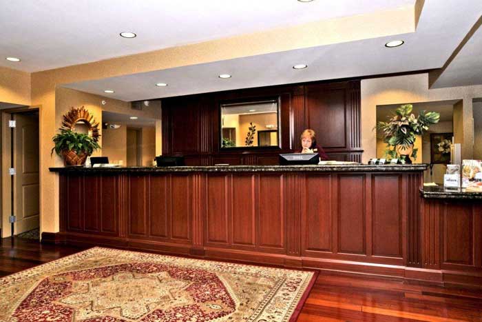 Photo Gallery The Wildwood Hotel Missouri Hotels Motels Front Desk