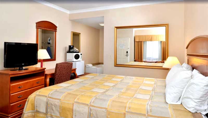 King Bed Spa Romantic Stays Fridge Microwave Americas Best Value Inn 29 Palms Yucca Valley California